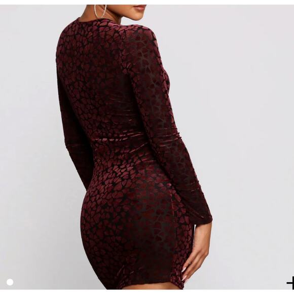 Windsor Heart Of Glam Bodycon Dress XS-SM Velvet Heart Mini Burgundy Long Sleeve - Picture 8 of 9